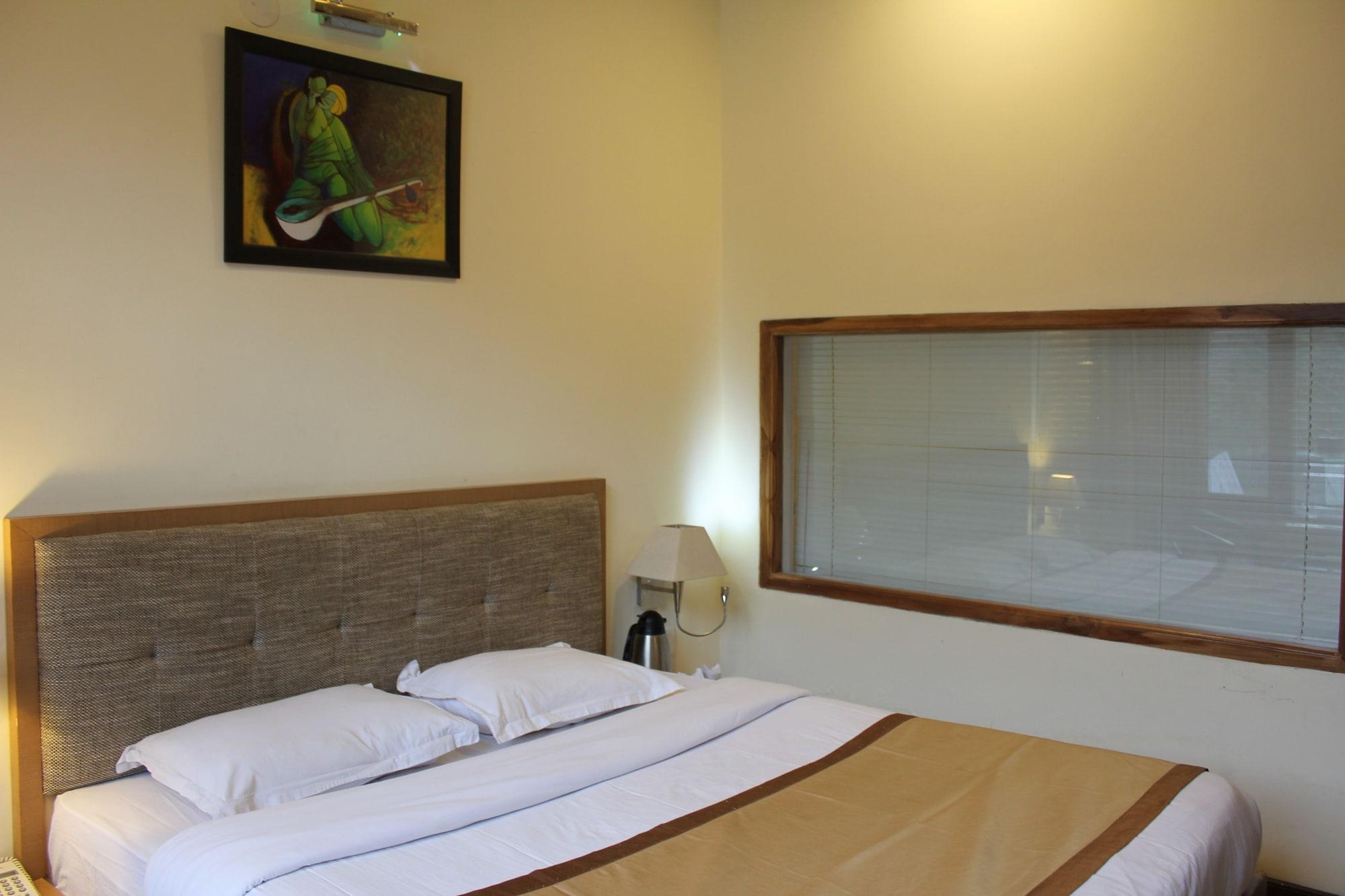 Bravia Hotel Manali Inn Bagian luar foto