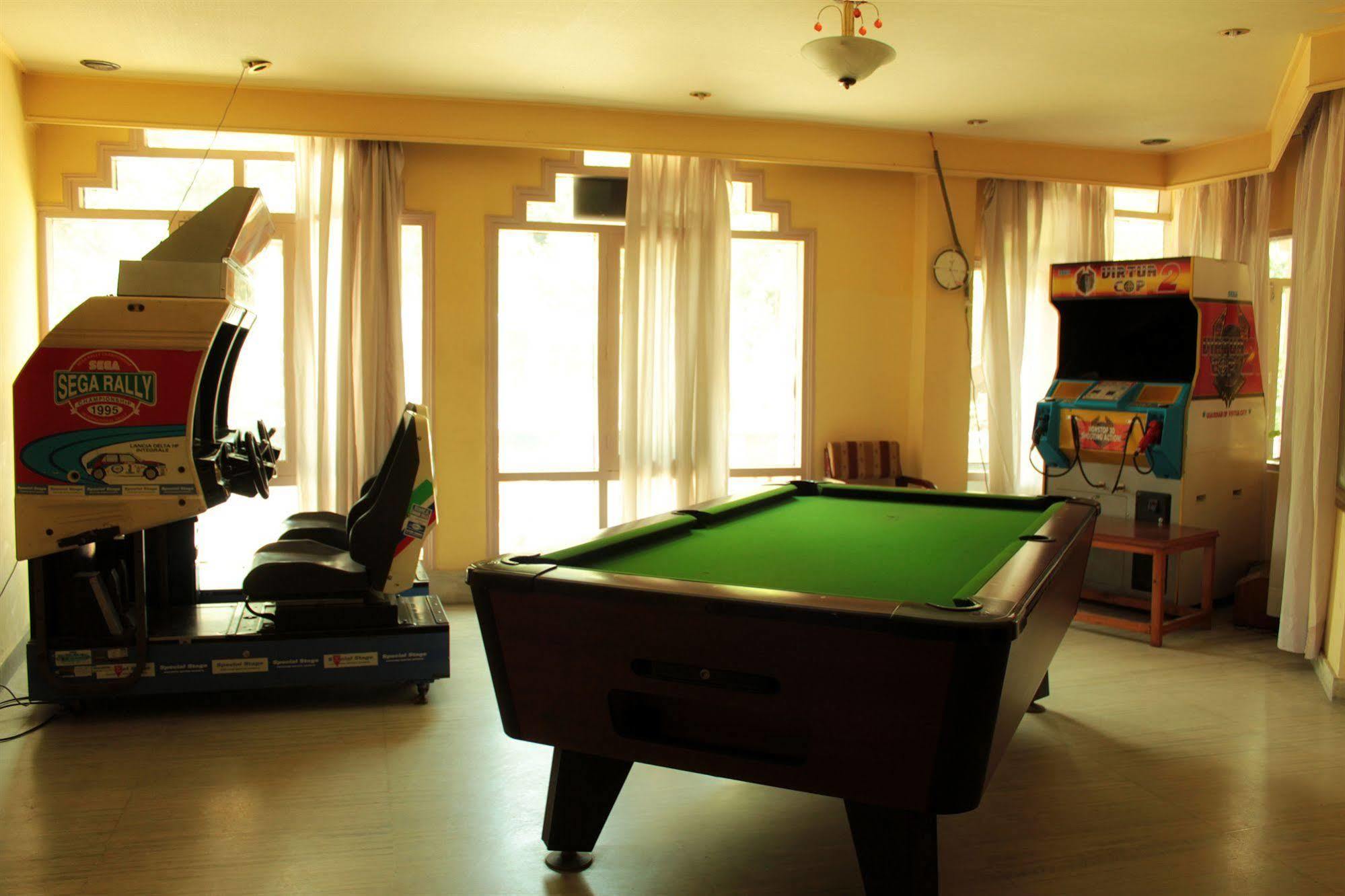 Bravia Hotel Manali Inn Bagian luar foto